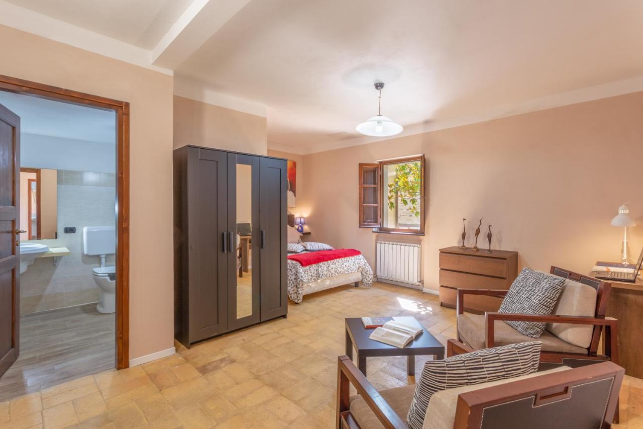 Gh Borgo Pulciano Agriturismo Монтоне Экстерьер фото