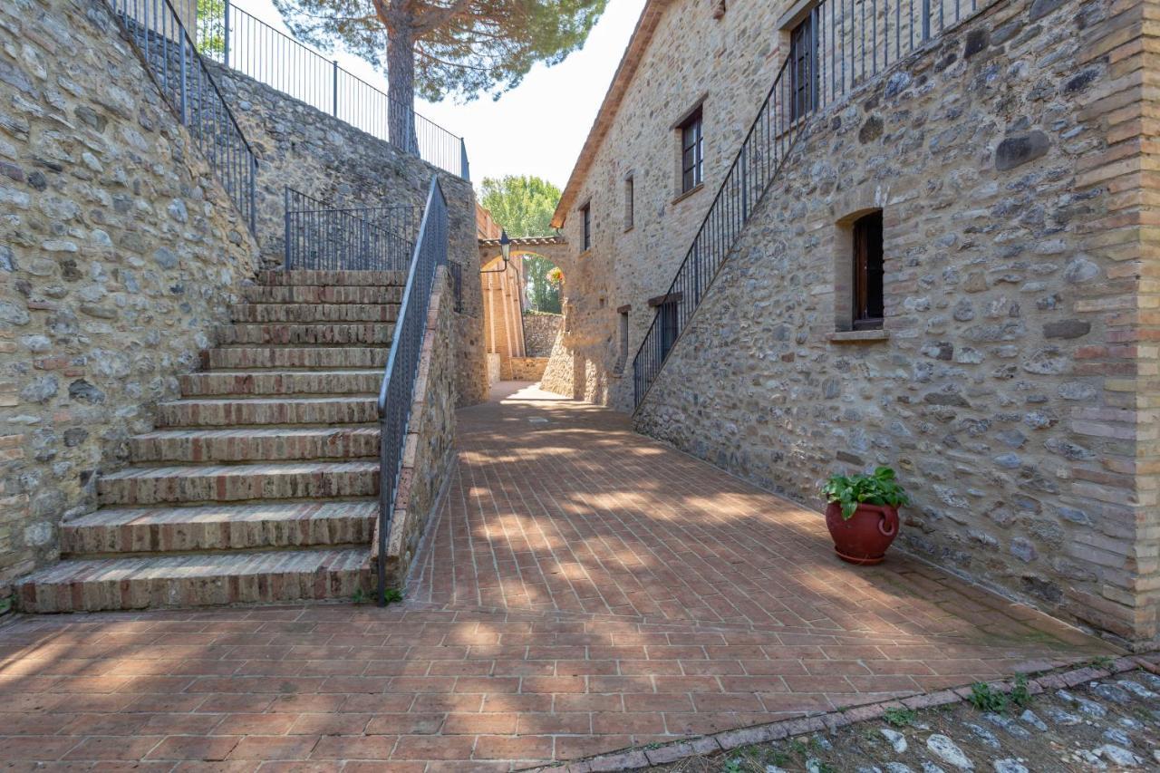 Gh Borgo Pulciano Agriturismo Монтоне Экстерьер фото