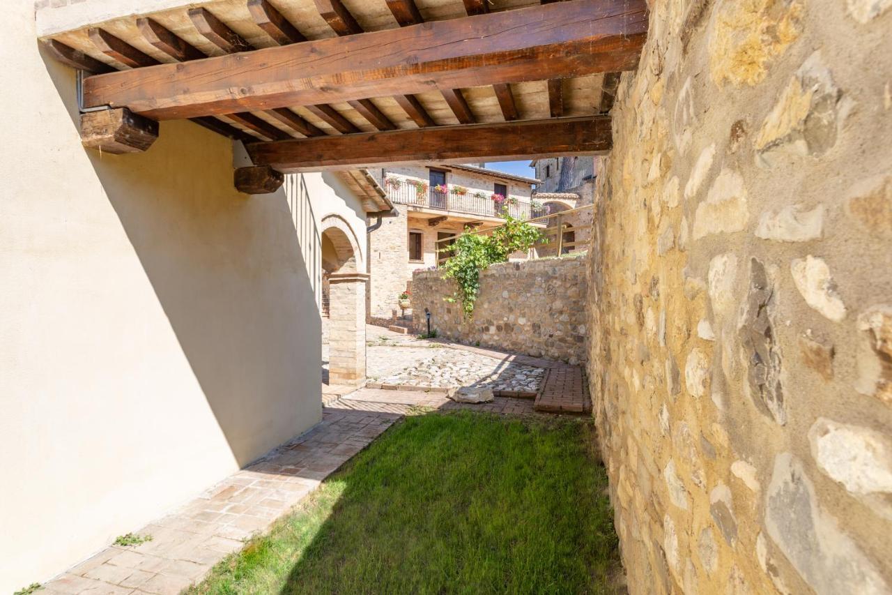 Gh Borgo Pulciano Agriturismo Монтоне Экстерьер фото