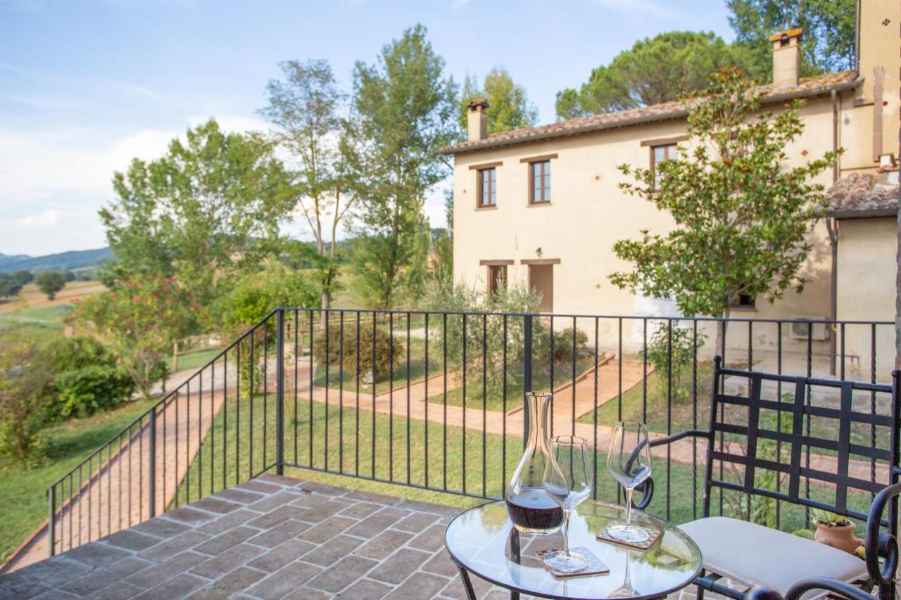 Gh Borgo Pulciano Agriturismo Монтоне Экстерьер фото