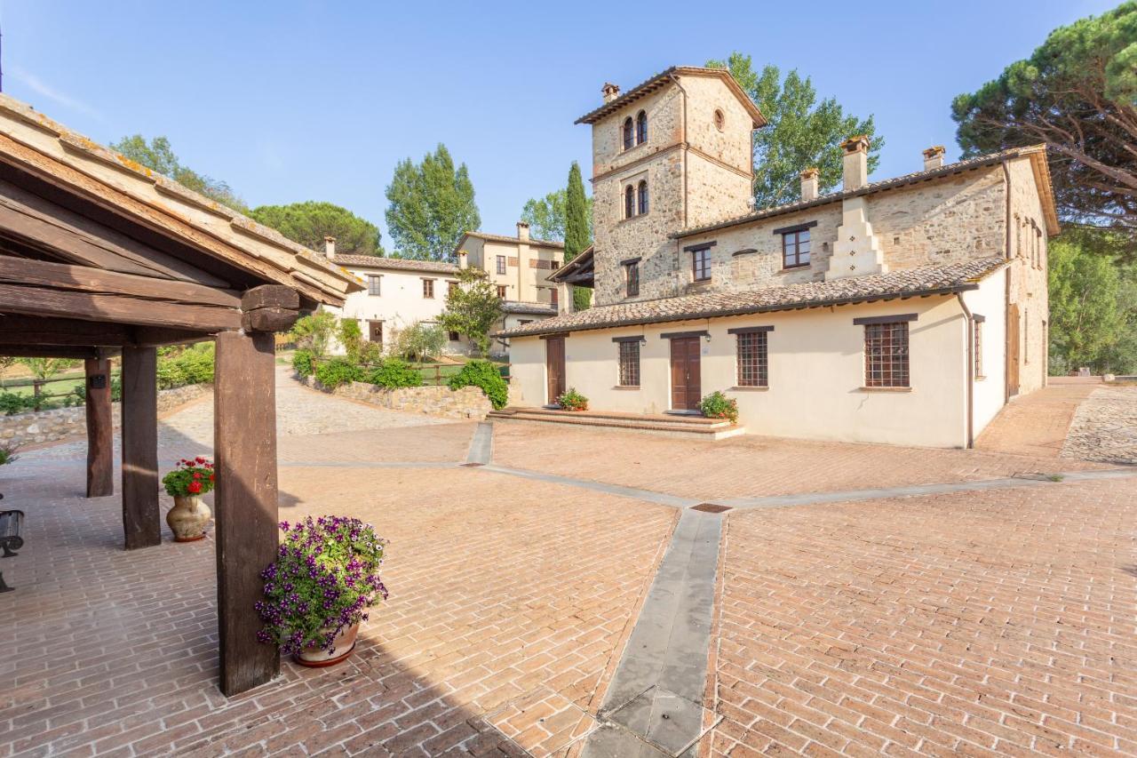 Gh Borgo Pulciano Agriturismo Монтоне Экстерьер фото
