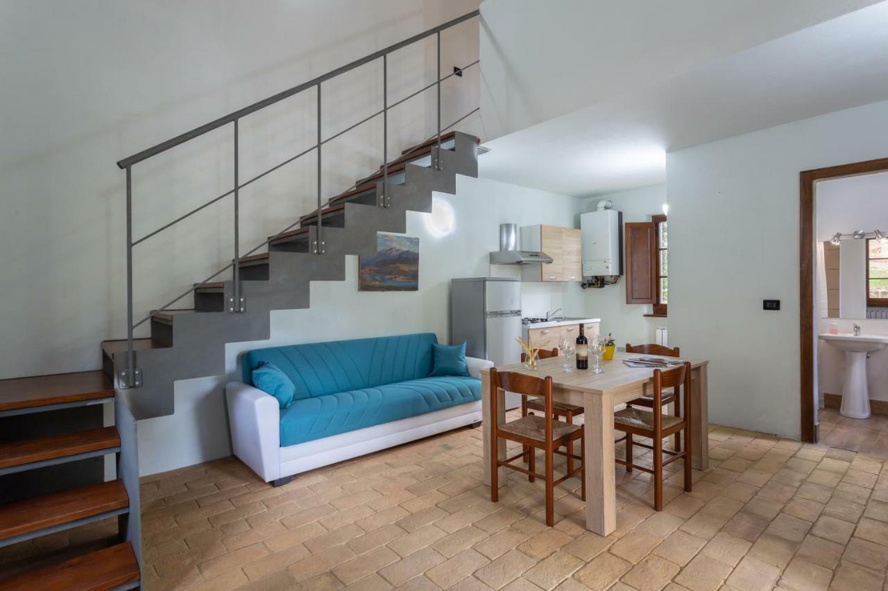 Gh Borgo Pulciano Agriturismo Монтоне Экстерьер фото