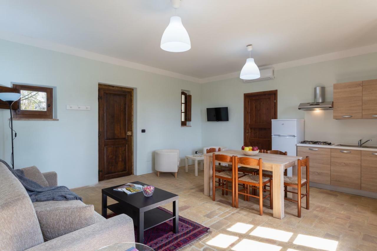 Gh Borgo Pulciano Agriturismo Монтоне Экстерьер фото