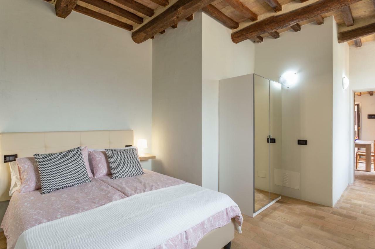 Gh Borgo Pulciano Agriturismo Монтоне Экстерьер фото